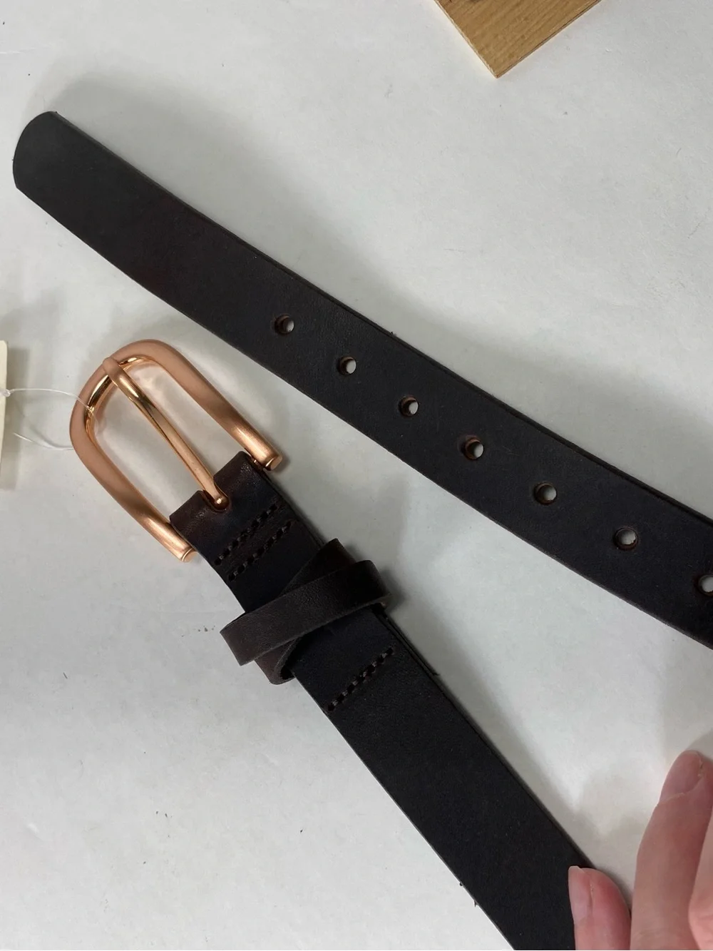 Duluth Trading Co Dark Brown Leather Belt with Rose Gold Buckle L NWT